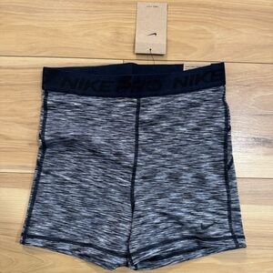 Nike Pro NWT Women's L Pro 3'' Move To Zero Shorts Dri-Fit - Small